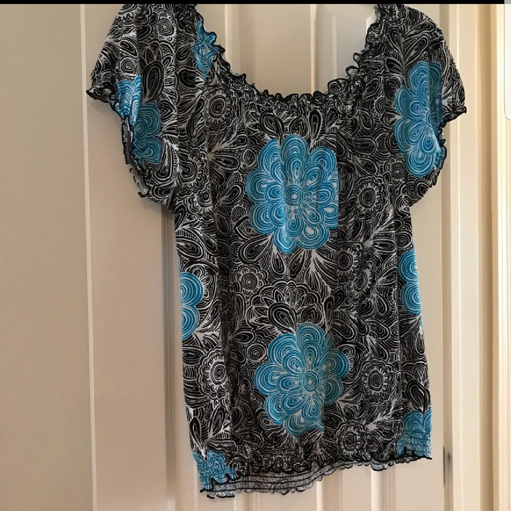 Lane Bryant peasant top with elastic cap sleeves!